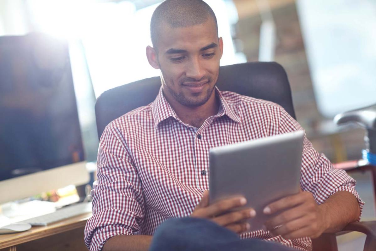 Student using their credit card to buy food